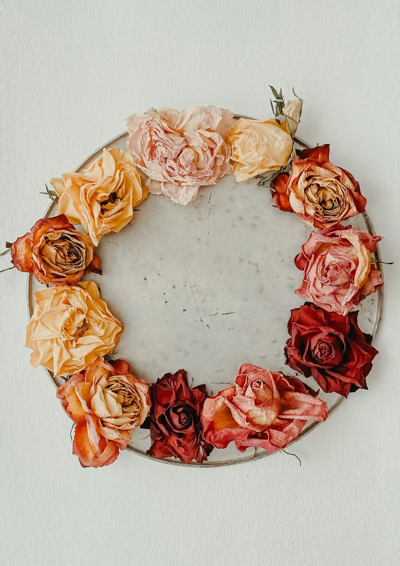 Corona di fiori secchi